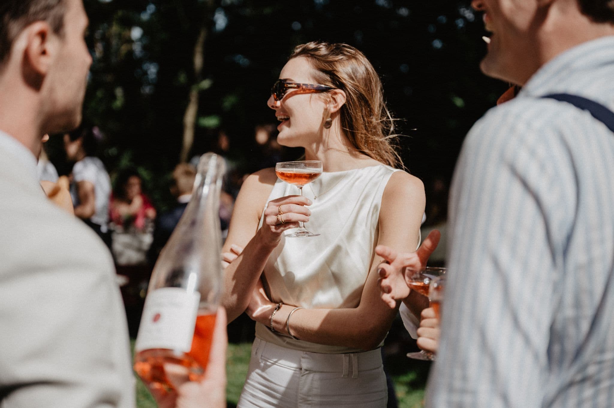 Champagne proeven in de tuin